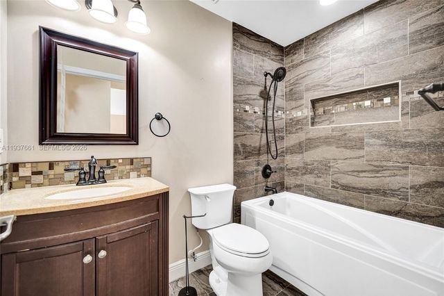 20840 NW 14th St, Pembroke Pines, FL 33029