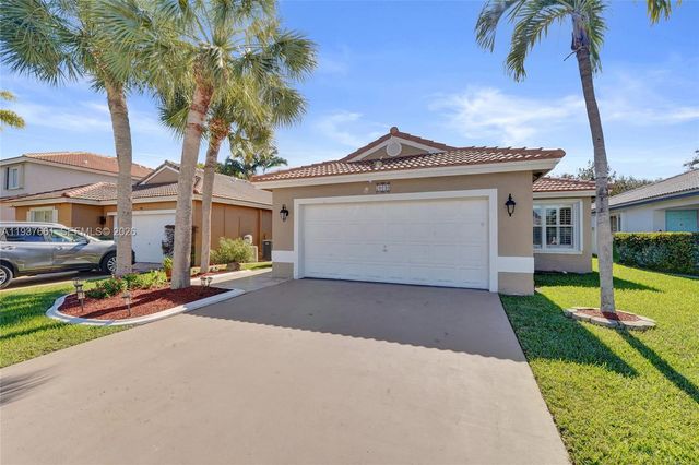 20840 NW 14th St, Pembroke Pines, FL 33029