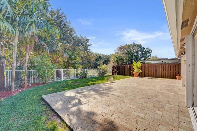 20840 NW 14th St, Pembroke Pines, FL 33029