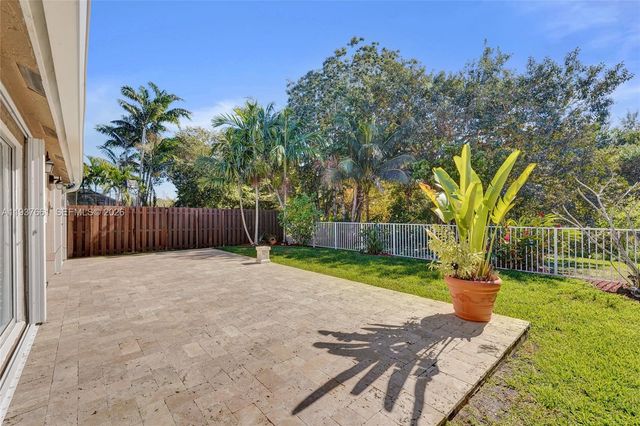 20840 NW 14th St, Pembroke Pines, FL 33029