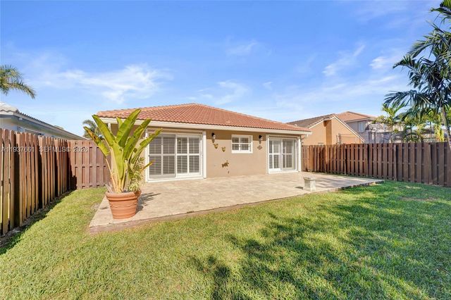 20840 NW 14th St, Pembroke Pines, FL 33029