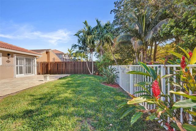 20840 NW 14th St, Pembroke Pines, FL 33029