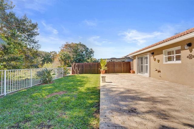 20840 NW 14th St, Pembroke Pines, FL 33029