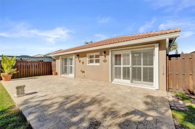 20840 NW 14th St, Pembroke Pines, FL 33029