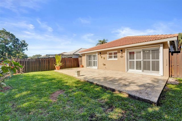 20840 NW 14th St, Pembroke Pines, FL 33029