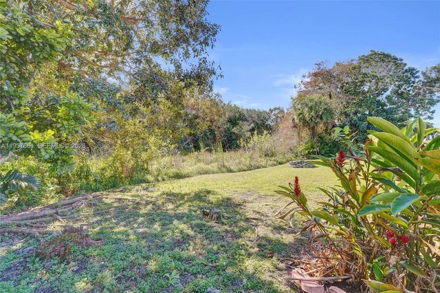 20840 NW 14th St, Pembroke Pines, FL 33029