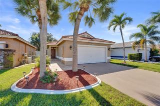 20840 NW 14th St, Pembroke Pines, FL 33029