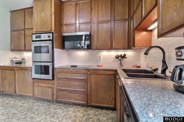 643 W Military Avenue, Fremont, NE 68025