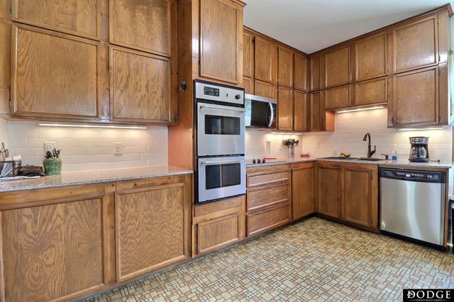 643 W Military Avenue, Fremont, NE 68025