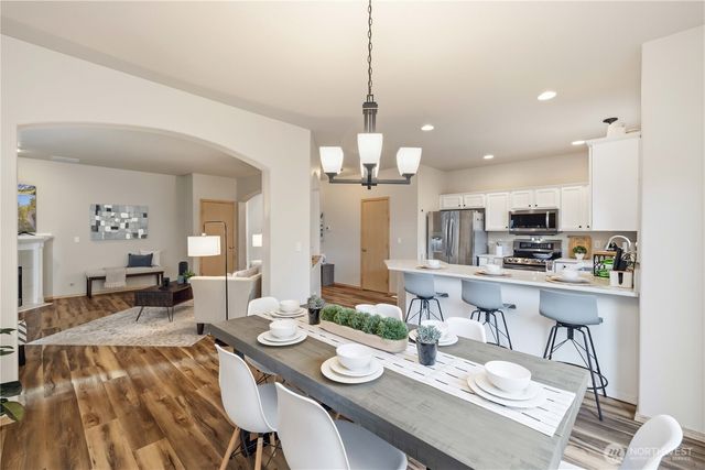 22548 SE 268th Place, Maple Valley, WA 98038