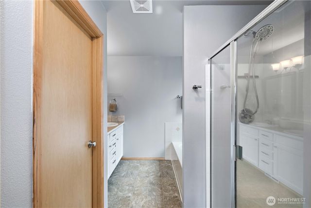 22548 SE 268th Place, Maple Valley, WA 98038