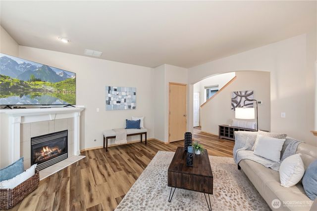 22548 SE 268th Place, Maple Valley, WA 98038