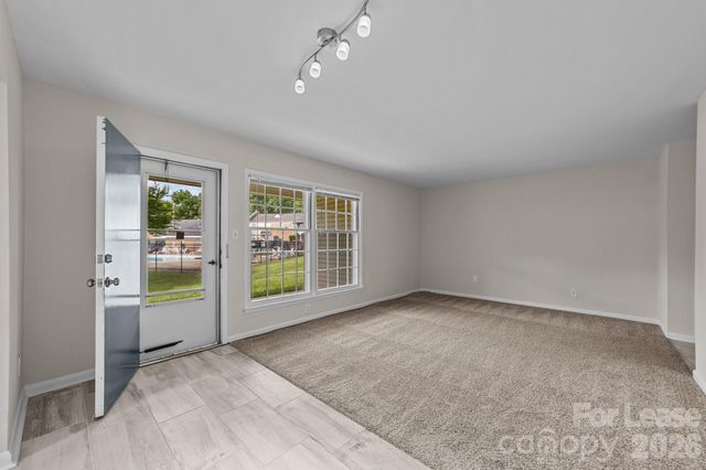 4605 Coronado Drive Q, Charlotte, NC 28212