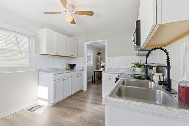 202 Northview Drive, Valparaiso, IN 46383