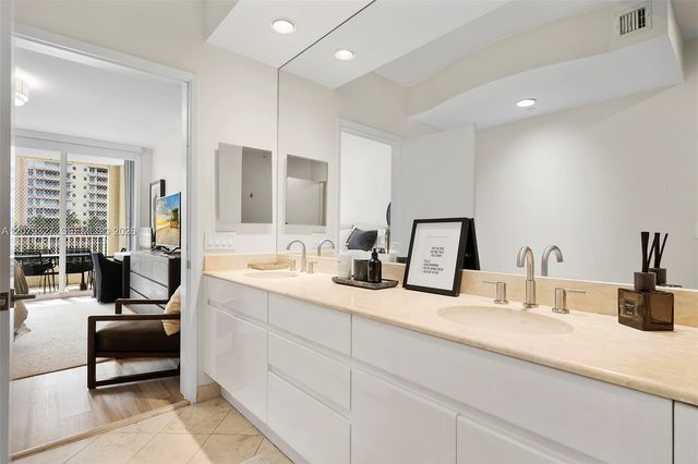 717 Crandon Boulevard 407, Key Biscayne, FL 33149