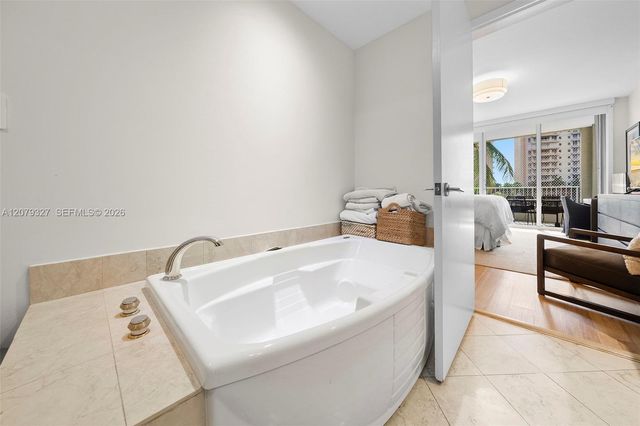 717 Crandon Boulevard 407, Key Biscayne, FL 33149