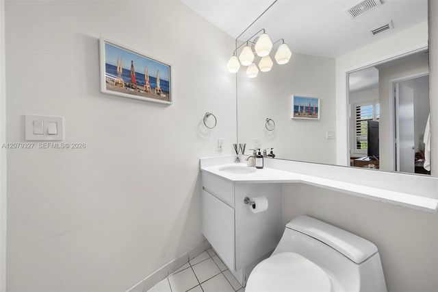 717 Crandon Boulevard 407, Key Biscayne, FL 33149