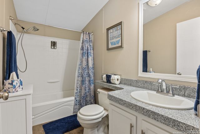 339 COUNTY ROAD 5631, Castroville, TX 78009