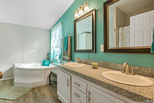 339 COUNTY ROAD 5631, Castroville, TX 78009