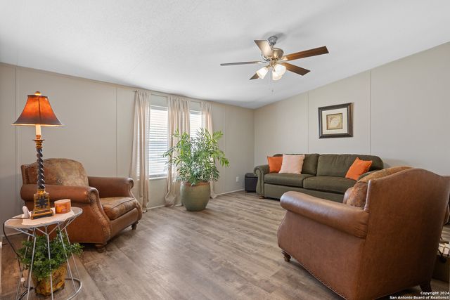 339 COUNTY ROAD 5631, Castroville, TX 78009