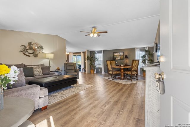 339 COUNTY ROAD 5631, Castroville, TX 78009