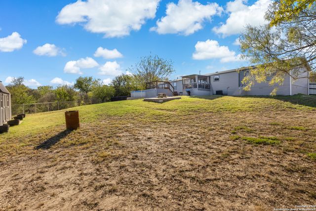 339 COUNTY ROAD 5631, Castroville, TX 78009