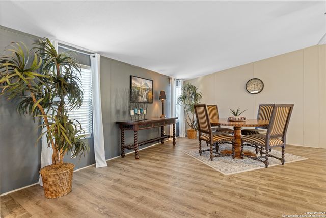 339 COUNTY ROAD 5631, Castroville, TX 78009