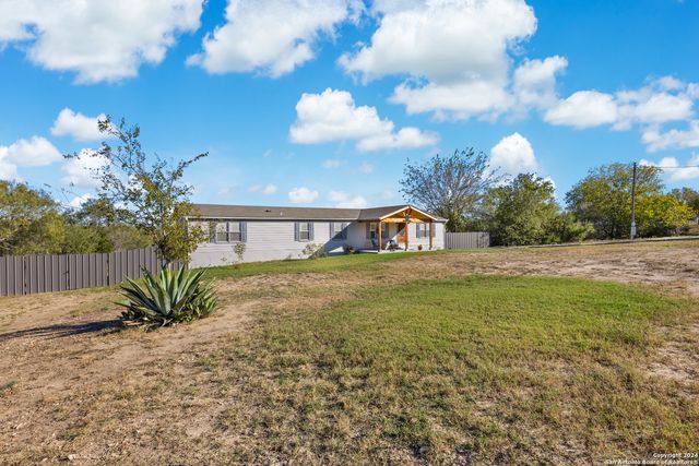 339 COUNTY ROAD 5631, Castroville, TX 78009