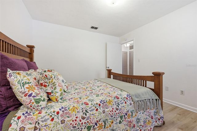 6526 NW 33RD TERRACE, Gainesville, FL 32653