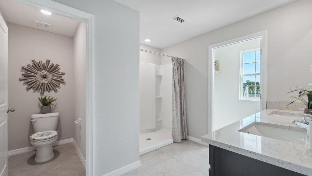 Image 15 of property listing at 12041 FALLOW DOWN DRIVE, Dade City, FL 33525