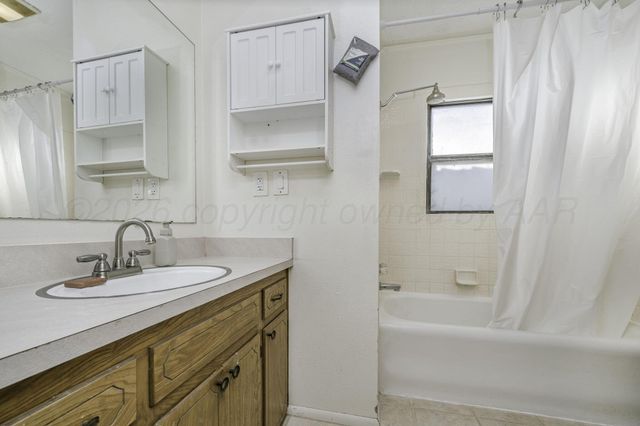 501 N Houston Street, Shamrock, TX 79079