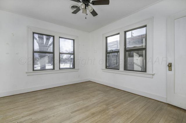 501 N Houston Street, Shamrock, TX 79079