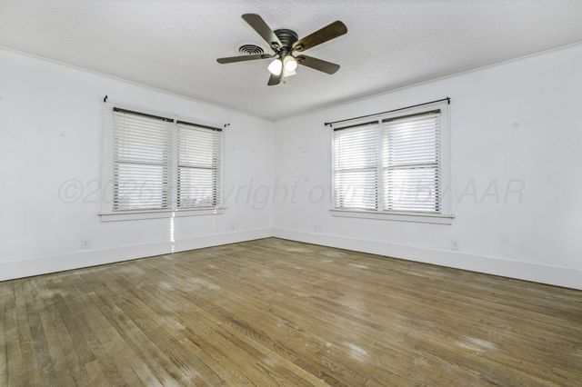 501 N Houston Street, Shamrock, TX 79079