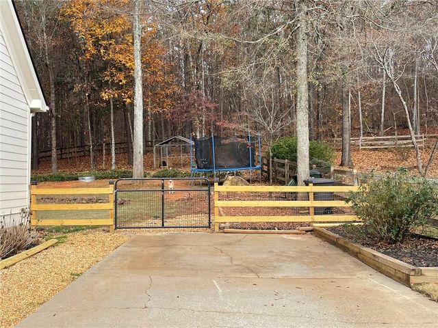 33 Heartwood SW Drive, Cartersville, GA 30120