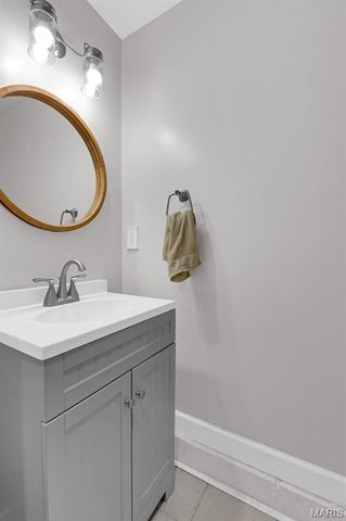 1111 Allen Avenue, St Louis, MO 63104