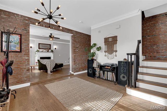 1111 Allen Avenue, St Louis, MO 63104