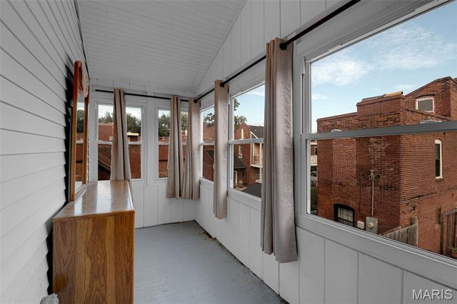 1111 Allen Avenue, St Louis, MO 63104