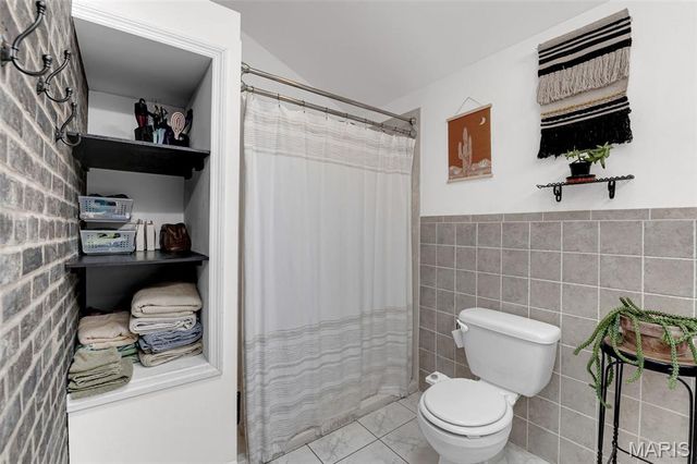 1111 Allen Avenue, St Louis, MO 63104