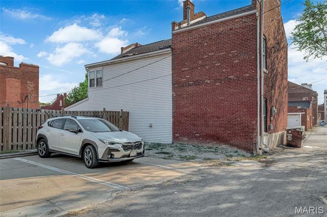 1111 Allen Avenue, St Louis, MO 63104