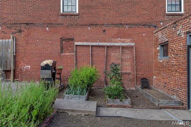 1111 Allen Avenue, St Louis, MO 63104