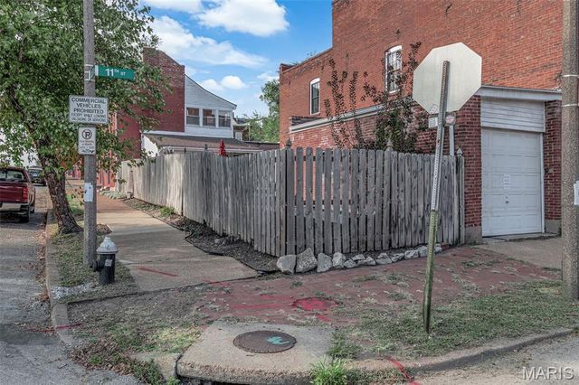 1111 Allen Avenue, St Louis, MO 63104