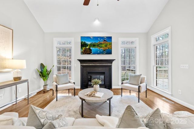 126 Lake Spring Loop, Mooresville, NC 28117