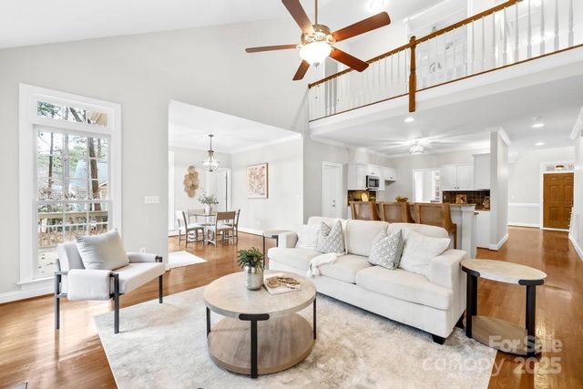 126 Lake Spring Loop, Mooresville, NC 28117