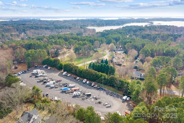 126 Lake Spring Loop, Mooresville, NC 28117
