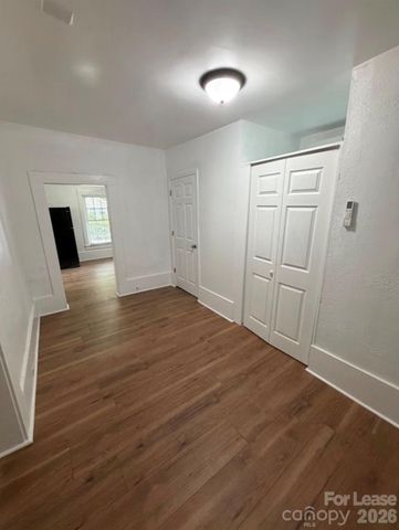 2416 Dundeen Street, Charlotte, NC 28216
