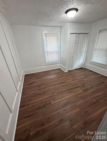 2416 Dundeen Street, Charlotte, NC 28216