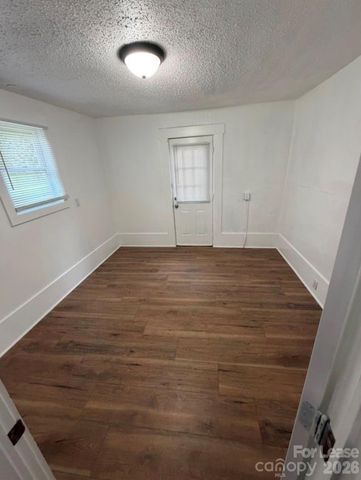 2416 Dundeen Street, Charlotte, NC 28216