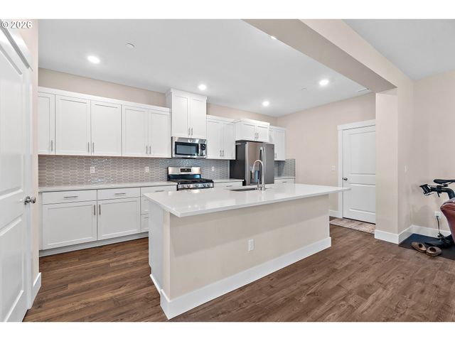 11074 Sw STOCKHOLM Dr, Wilsonville, OR 97070