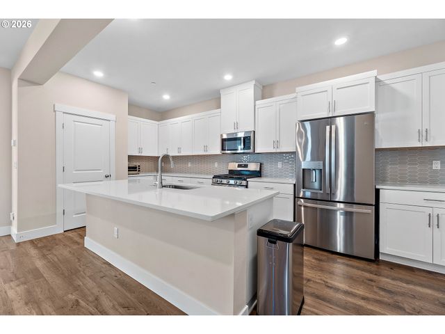 11074 Sw STOCKHOLM Dr, Wilsonville, OR 97070