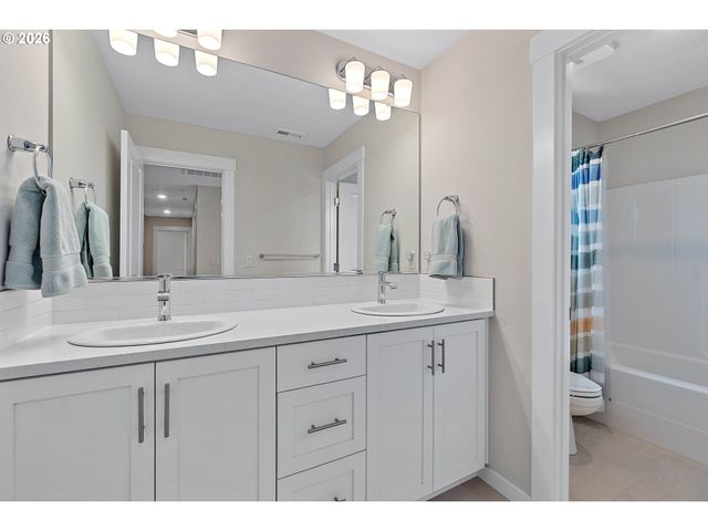 11074 Sw STOCKHOLM Dr, Wilsonville, OR 97070